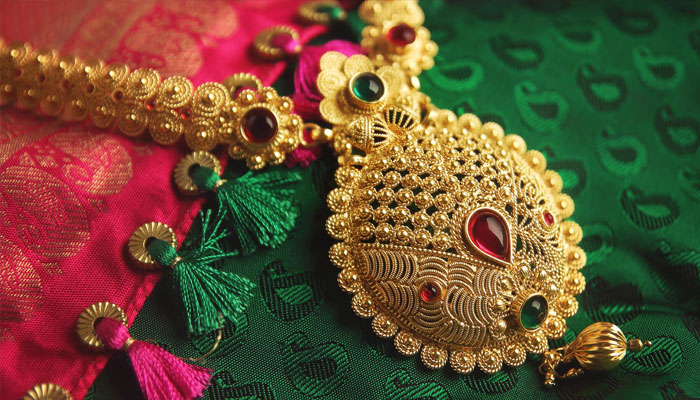 بھارت میں فی تولہ سونے کی قیمت کیا ہے؟